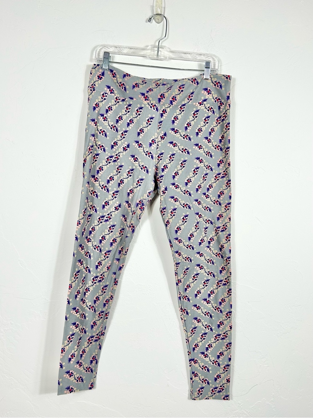 LuLaRoe TC Leggings Size Tall & Curvy Grey Purple Pink Diagonal Flower Stripe